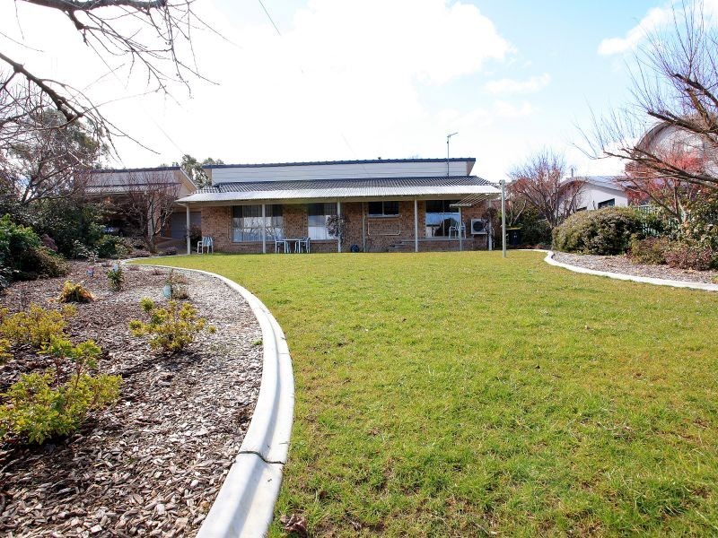84 Jackie Howe Crescent, Macarthur ACT 2904