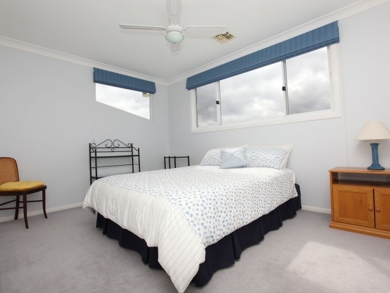 12 Decker Place, Fadden ACT 2904