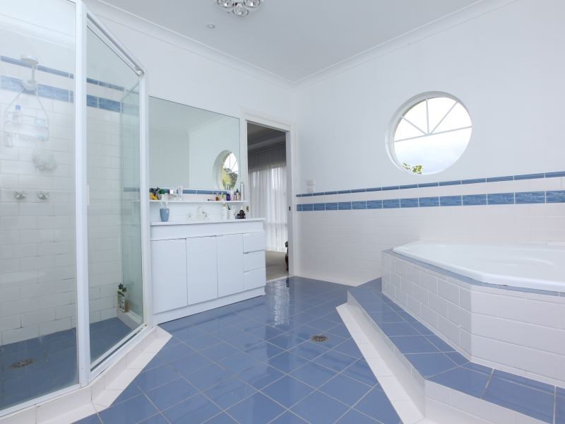 12 Decker Place, Fadden ACT 2904