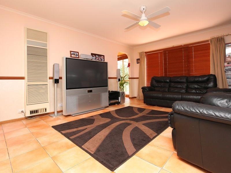 35 Wilson Crescent, Banks ACT 2906