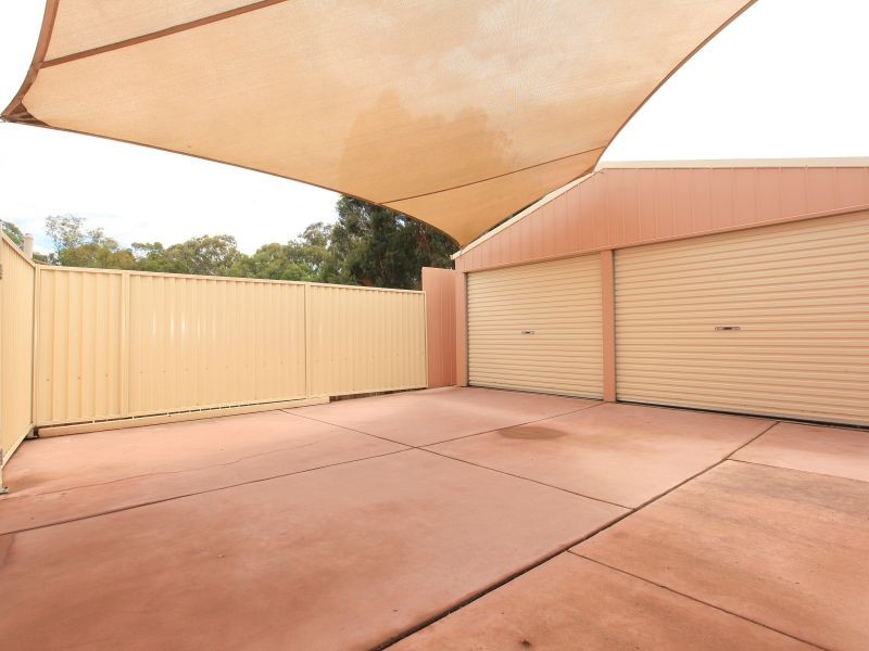 35 Wilson Crescent, Banks ACT 2906