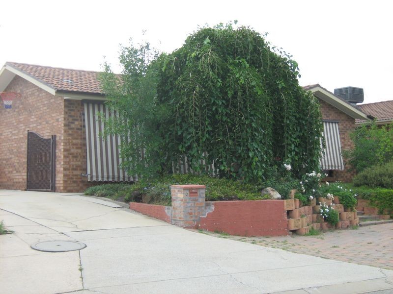 5 Leibnitz Place, Isabella Plains ACT 2905