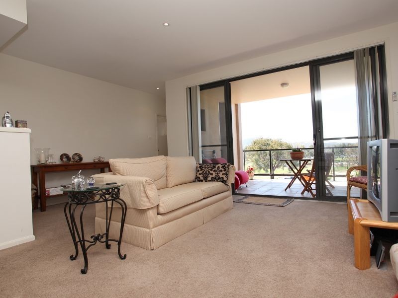 8/1 Drew Street, Greenway ACT 2900