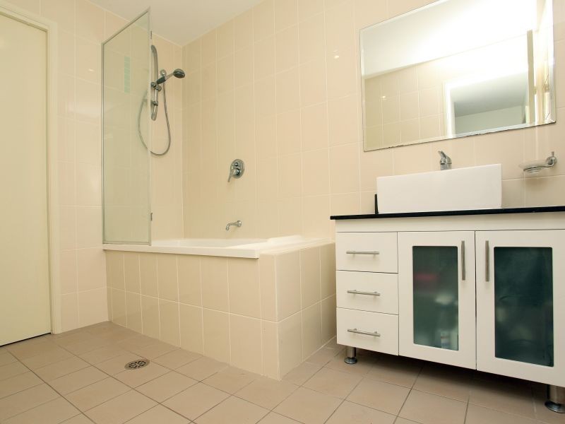 8/1 Drew Street, Greenway ACT 2900