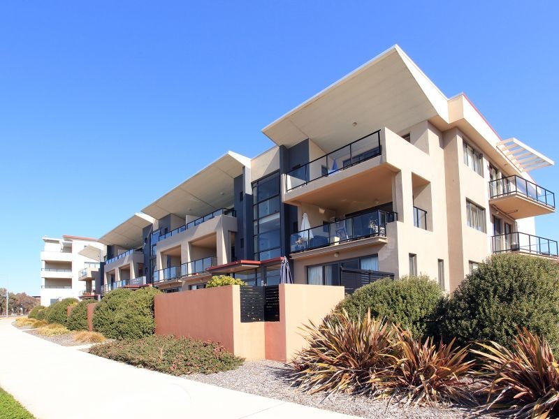 8/1 Drew Street, Greenway ACT 2900