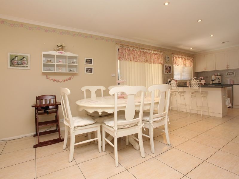 4 Pannamena Crescent, Jerrabomberra NSW 2619