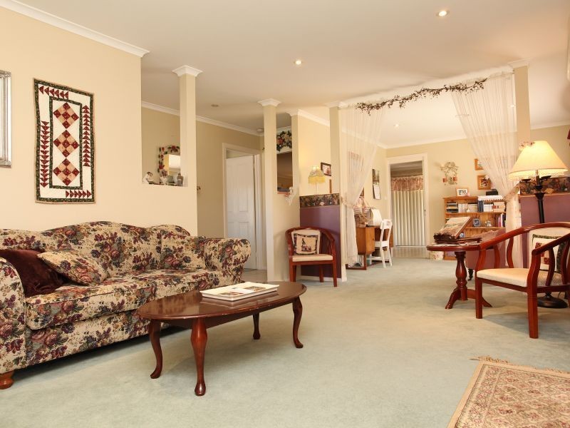 4 Pannamena Crescent, Jerrabomberra NSW 2619