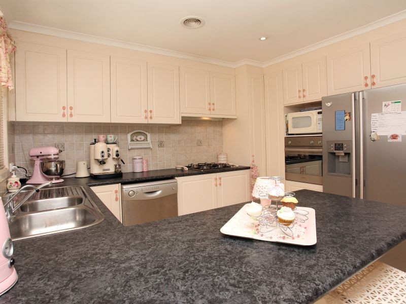 4 Pannamena Crescent, Jerrabomberra NSW 2619