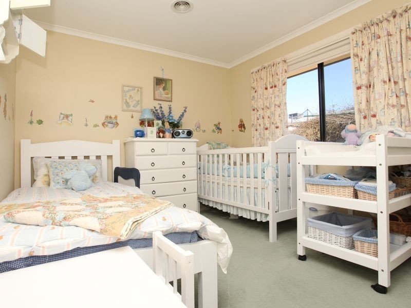4 Pannamena Crescent, Jerrabomberra NSW 2619