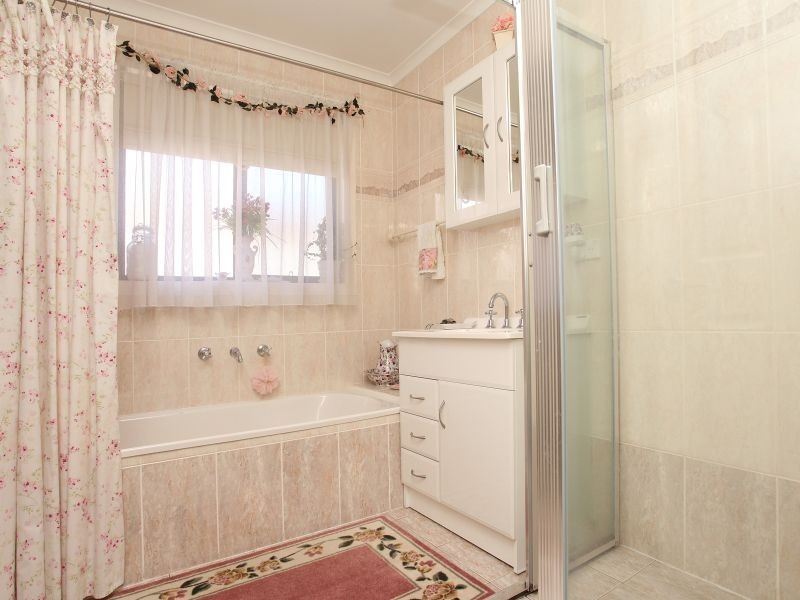 4 Pannamena Crescent, Jerrabomberra NSW 2619