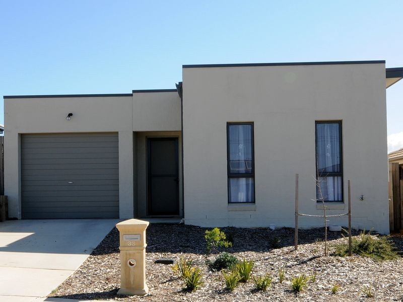 33 Constance Stone Street, Macgregor ACT 2615