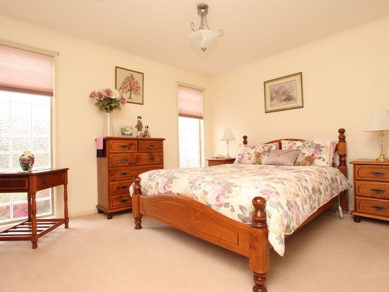 15 Jane Price Crescent, Conder ACT 2906