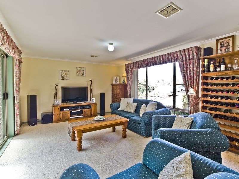 9 Wuronga Hill, Bonython ACT 2905