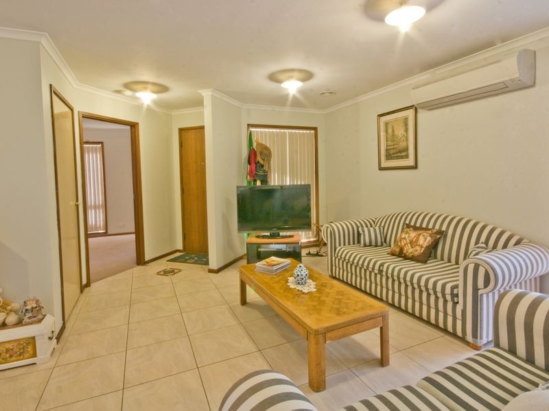 4 Chardonnay Place, Queanbeyan NSW 2620