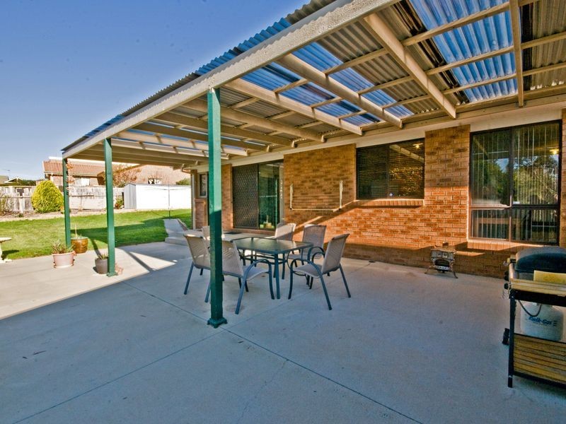 4 Chardonnay Place, Queanbeyan NSW 2620