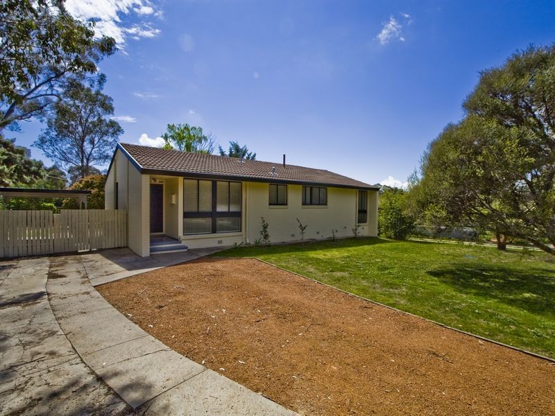 54 McKillop Circuit, Kambah ACT 2902
