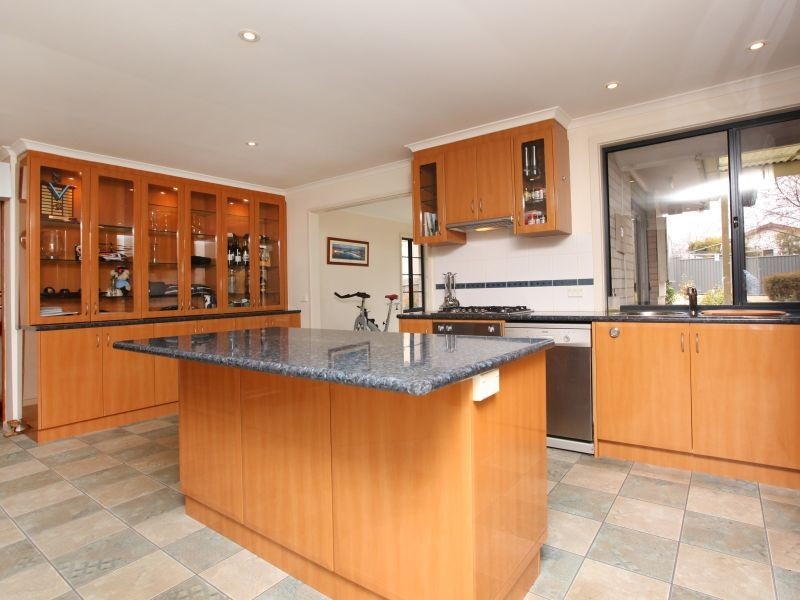 18 McMahon Court, Kambah ACT 2902