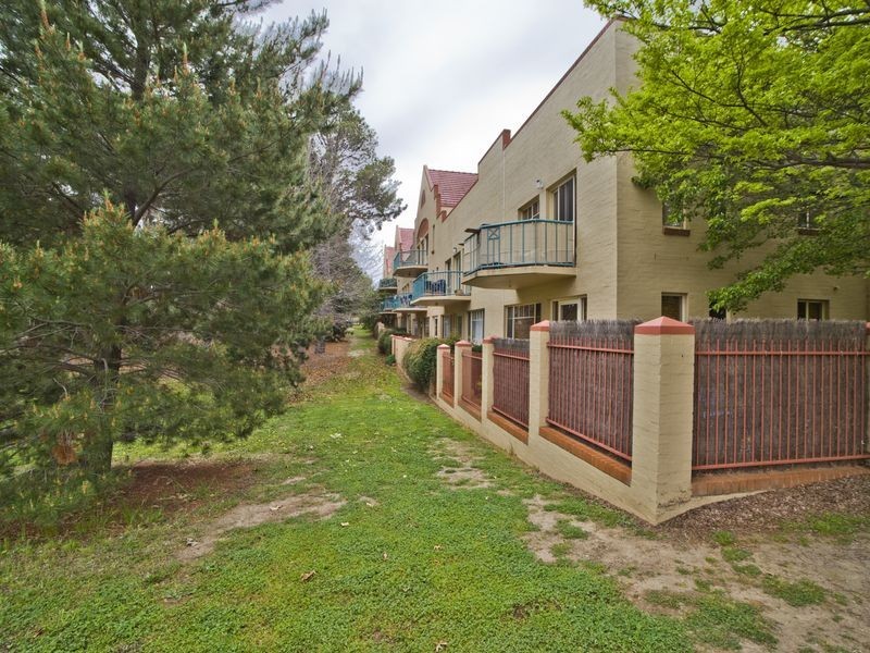 9/10 Tank Street, Phillip ACT 2606