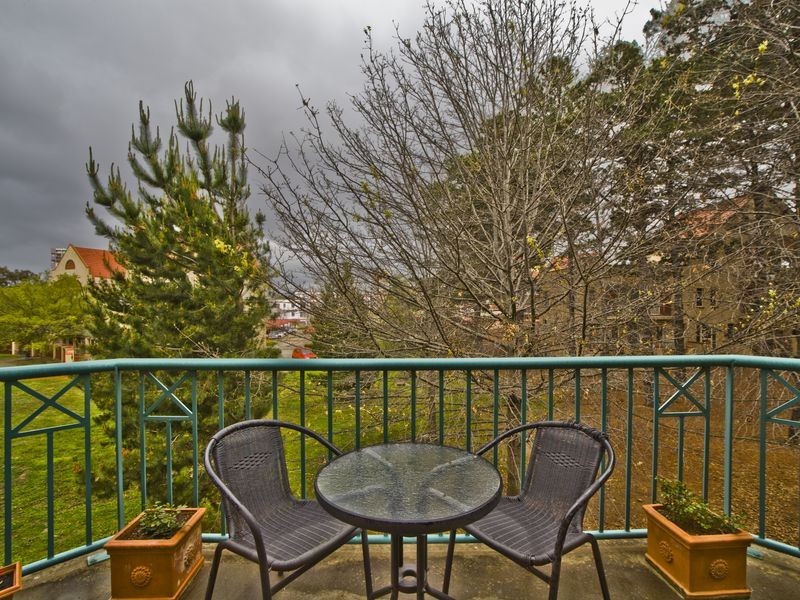 9/10 Tank Street, Phillip ACT 2606