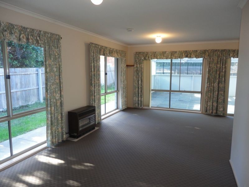 54 Sid Barnes Crescent, Gordon ACT 2906