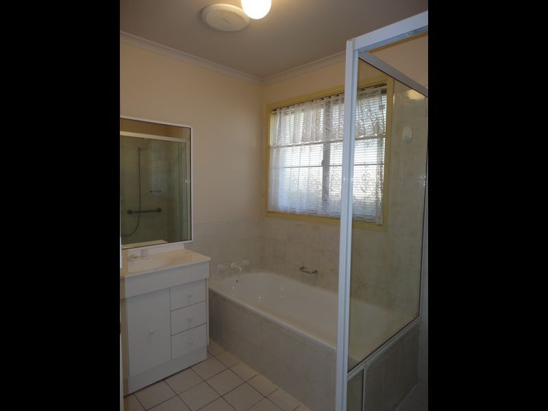 54 Sid Barnes Crescent, Gordon ACT 2906