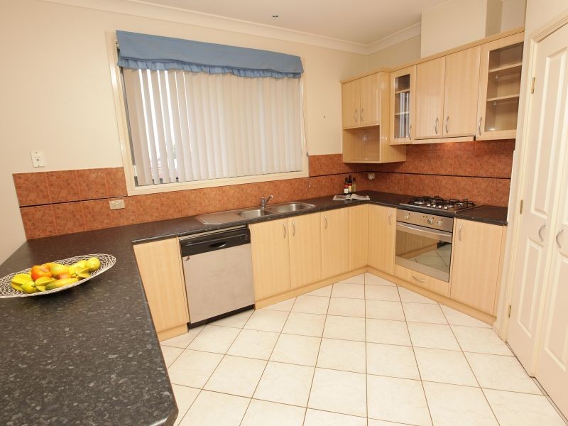 2 Glenora Court, Jerrabomberra NSW 2619