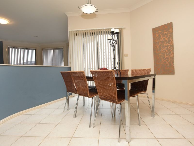 2 Glenora Court, Jerrabomberra NSW 2619