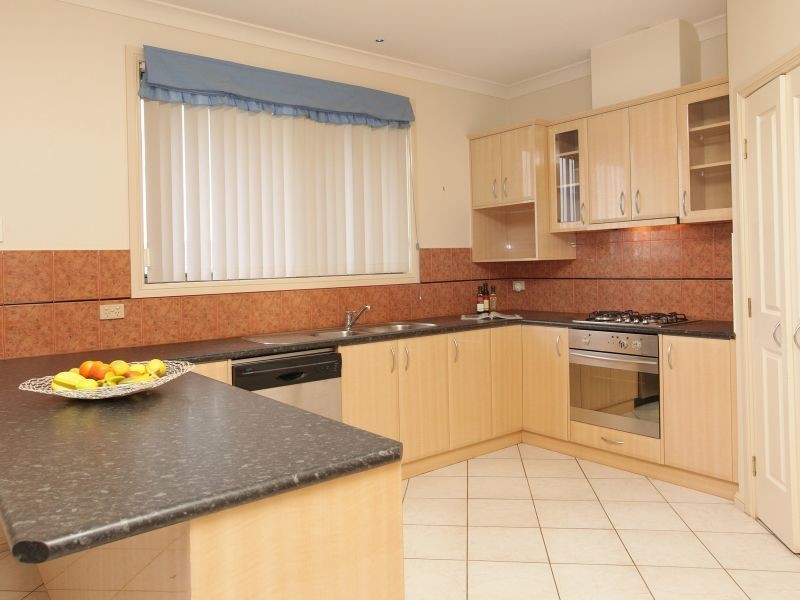 2 Glenora Court, Jerrabomberra NSW 2619