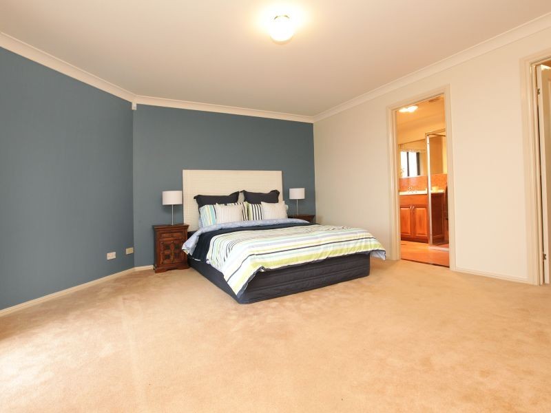 2 Glenora Court, Jerrabomberra NSW 2619