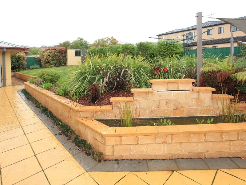2 Glenora Court, Jerrabomberra NSW 2619