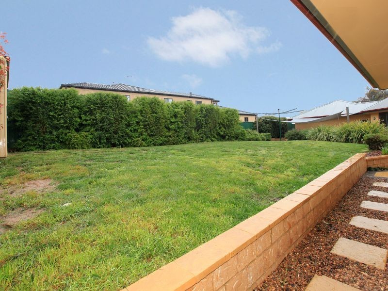 2 Glenora Court, Jerrabomberra NSW 2619