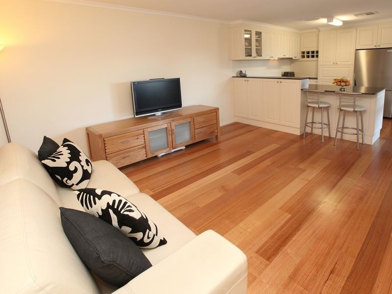 1 Boehm Close, Isaacs ACT 2607