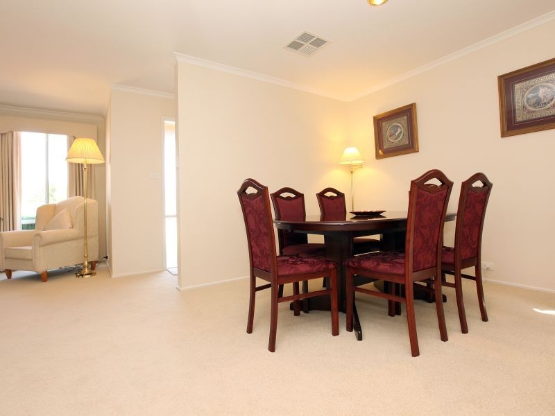 1 Boehm Close, Isaacs ACT 2607