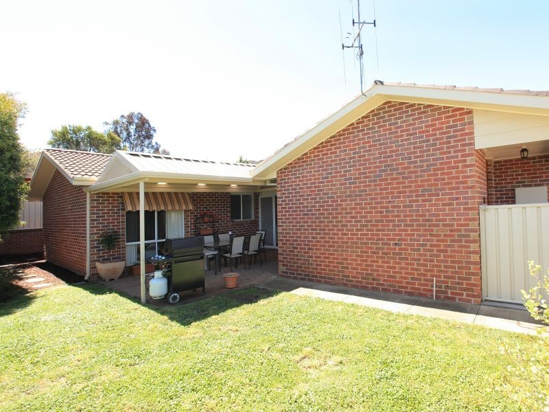 1 Boehm Close, Isaacs ACT 2607