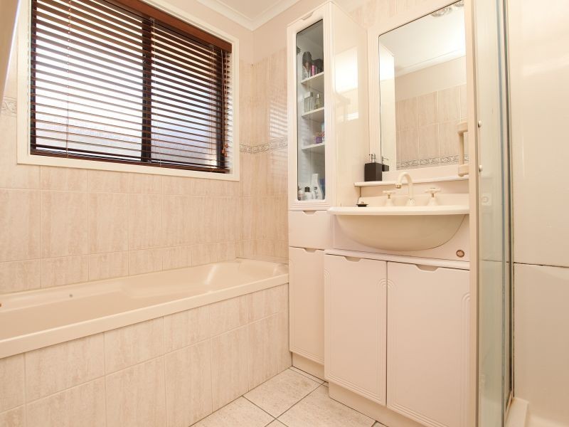 8 Fullerton Crescent, Richardson ACT 2905