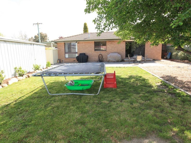 8 Fullerton Crescent, Richardson ACT 2905