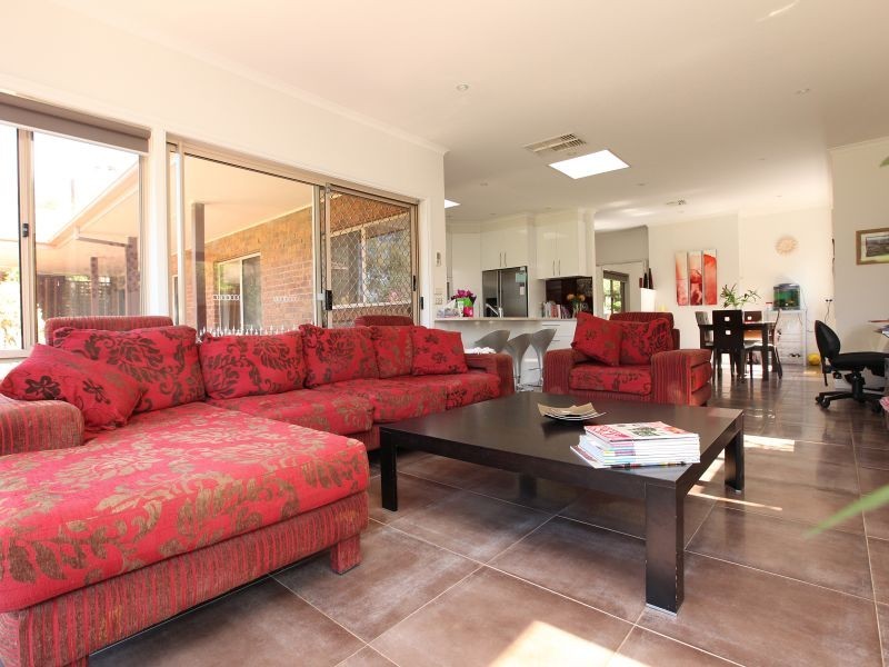 63 Mount Vernon Drive, Kambah ACT 2902