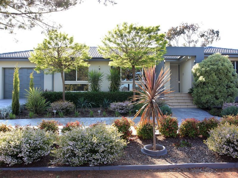 11 Ashley Drive, Wanniassa ACT 2903
