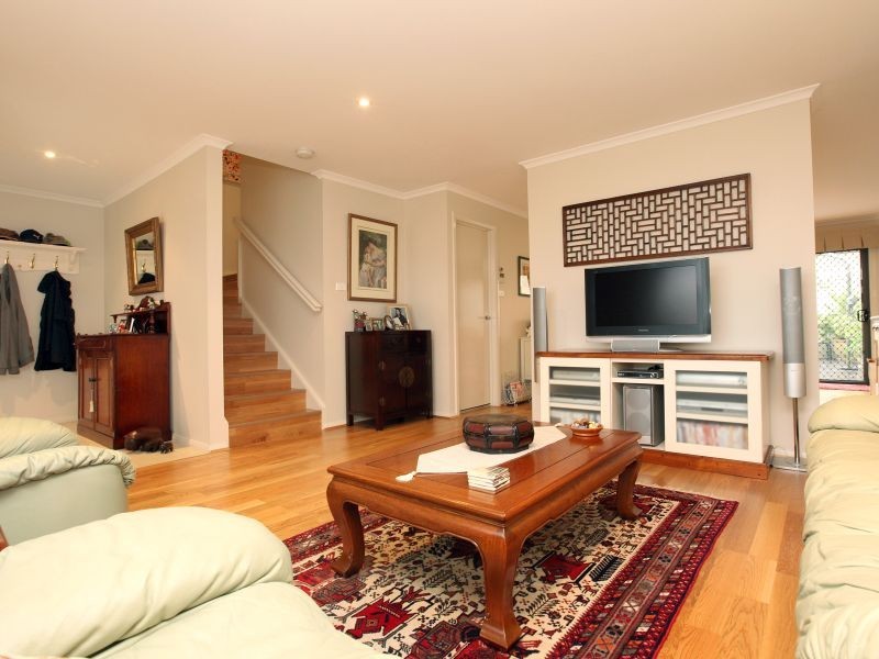 64 Eileen Good Street, Greenway ACT 2900