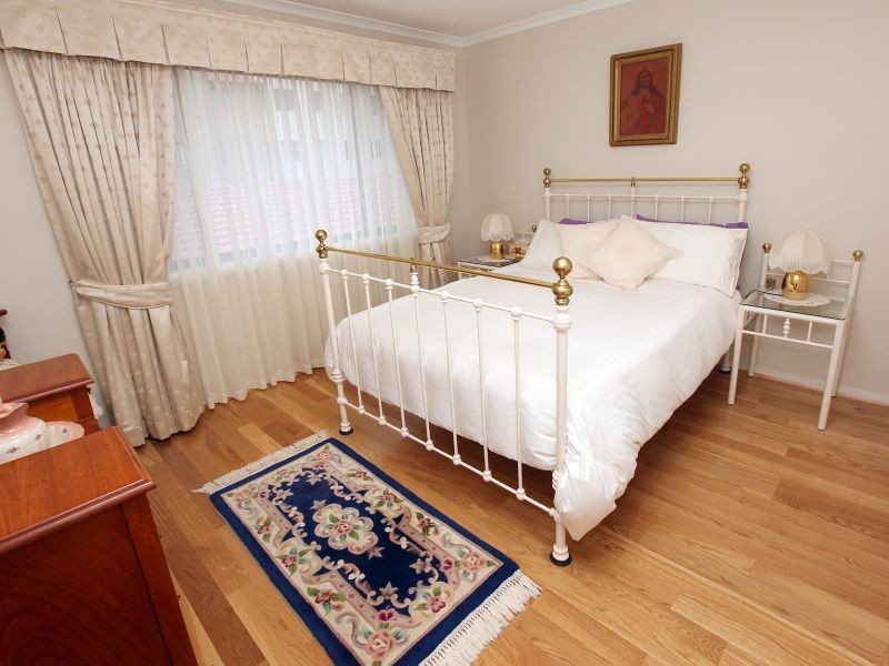 64 Eileen Good Street, Greenway ACT 2900