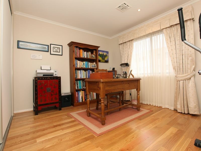 64 Eileen Good Street, Greenway ACT 2900