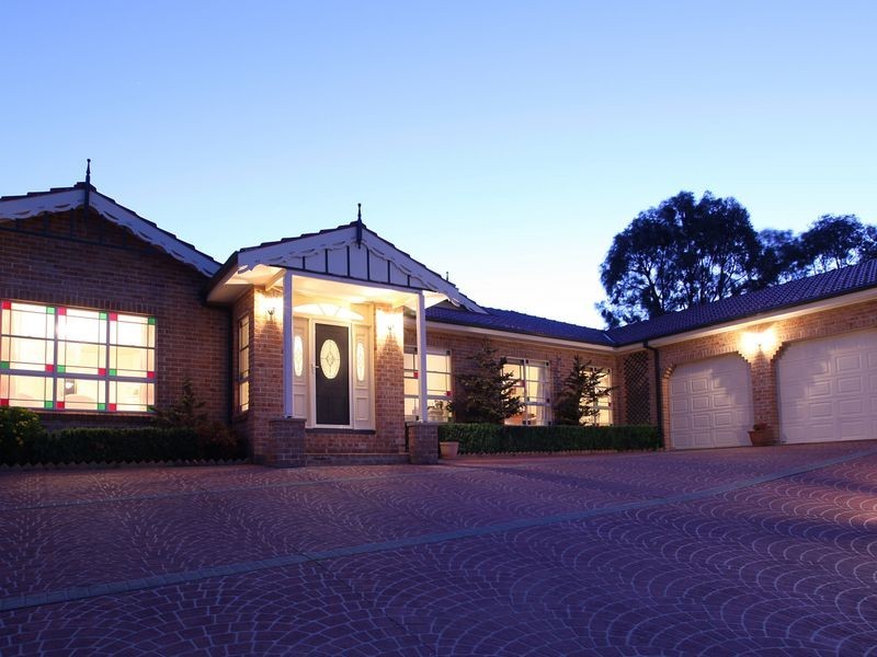 4 Baden Place, Queanbeyan NSW 2620