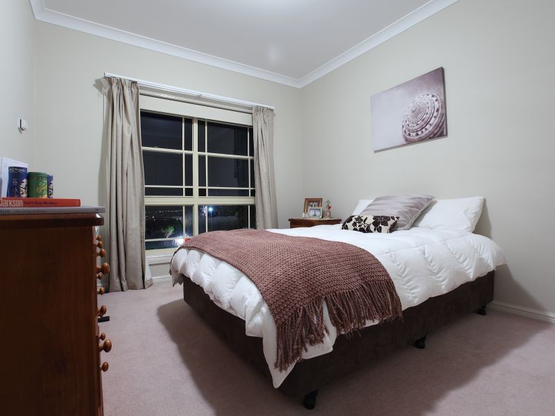 4 Baden Place, Queanbeyan NSW 2620