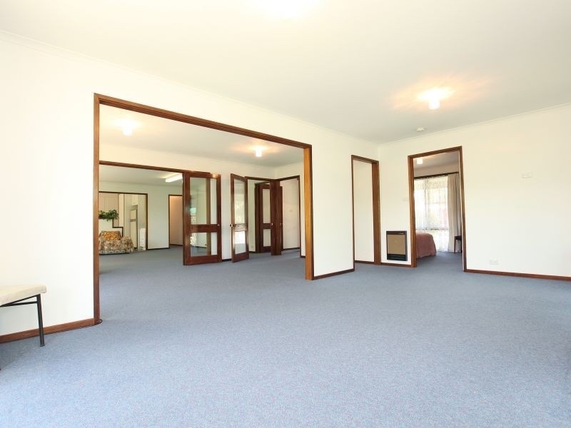 28 Woodfull Loop, Gordon ACT 2906