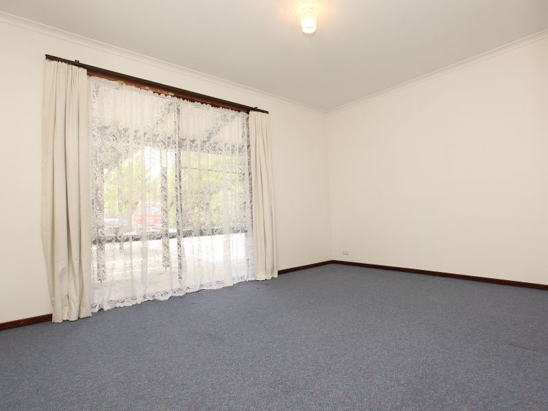 28 Woodfull Loop, Gordon ACT 2906