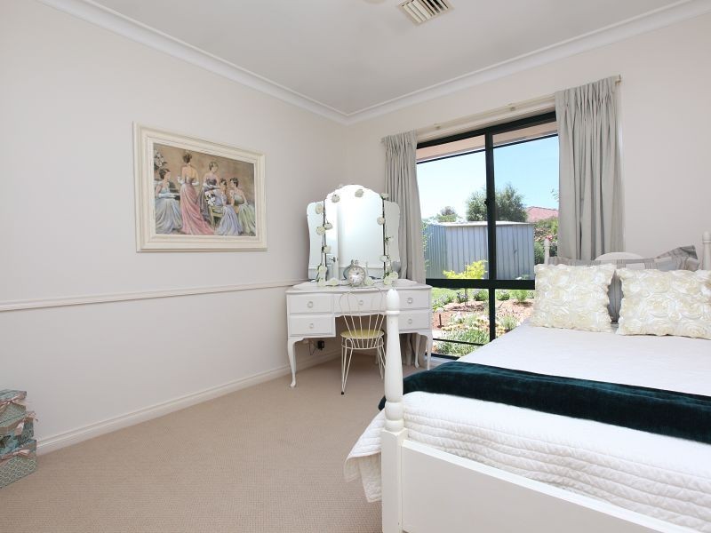 11 Towers Place, Gordon ACT 2906