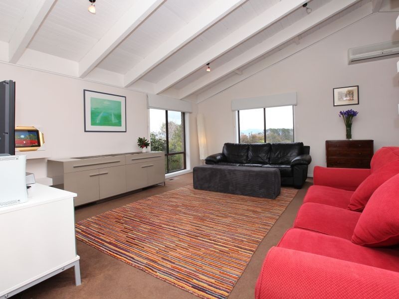 27 Larcombe Crescent, Fadden ACT 2904