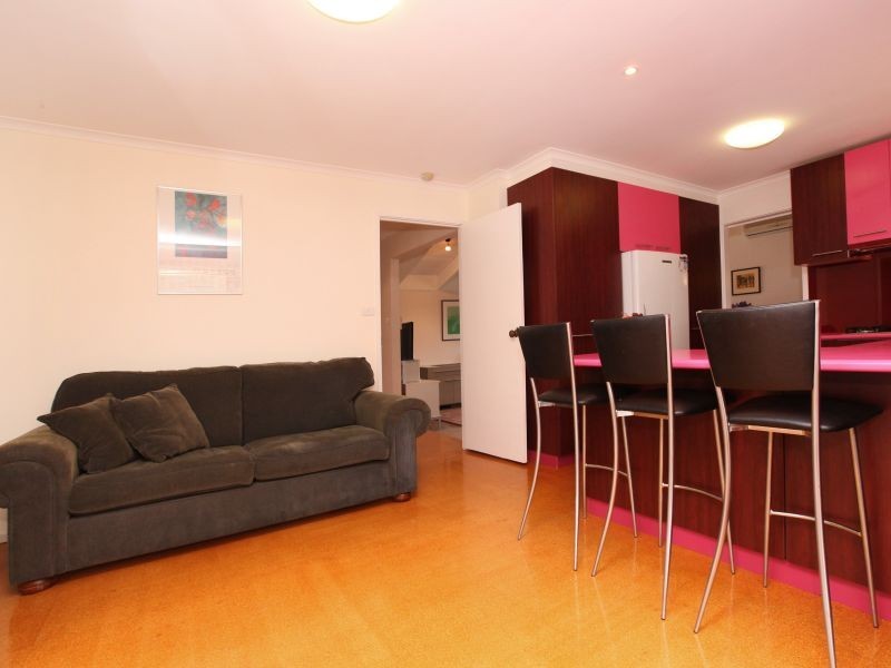 27 Larcombe Crescent, Fadden ACT 2904