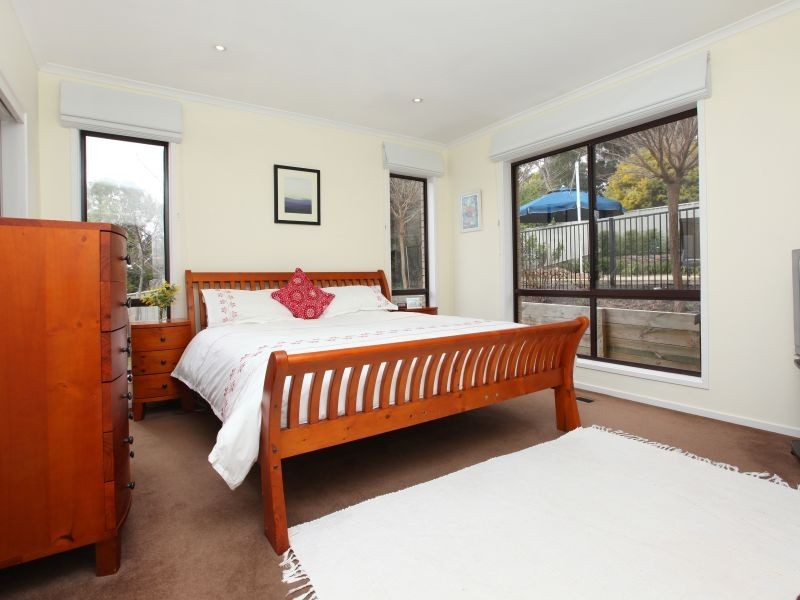 27 Larcombe Crescent, Fadden ACT 2904