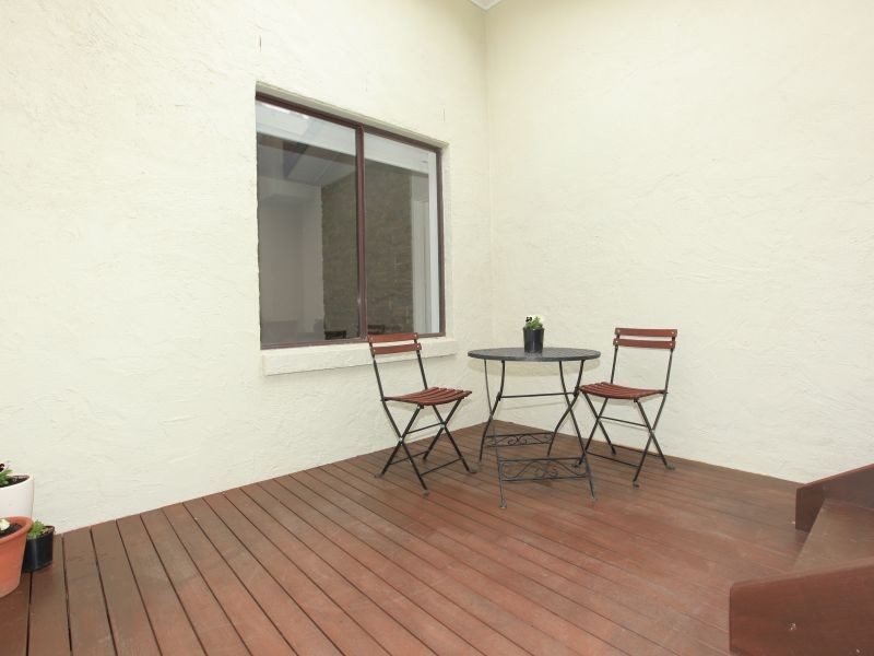 27 Larcombe Crescent, Fadden ACT 2904